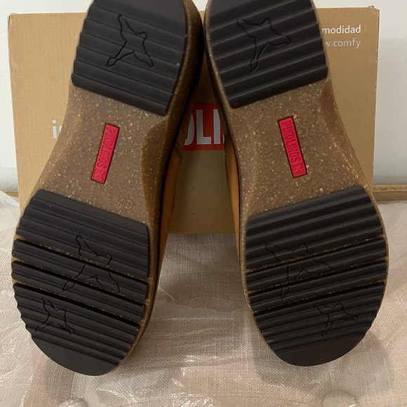 PIKOLINOS Women’s Tan Leather Loafers - Picture 4 of 9